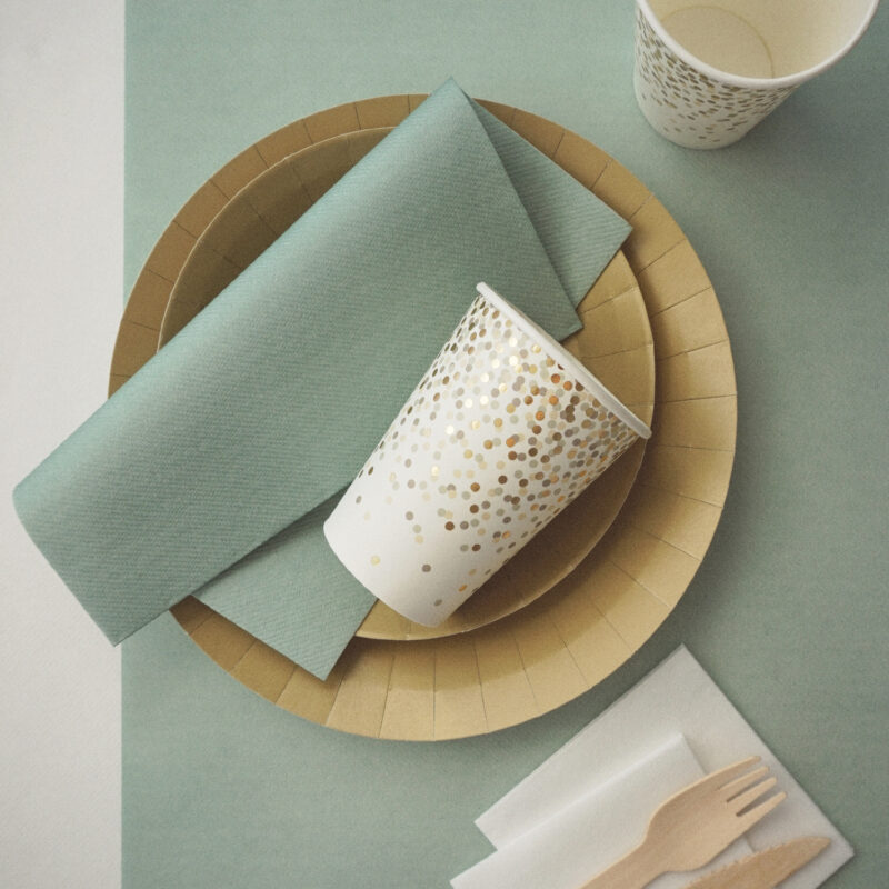 Déco de table de fête Paillettes & Eucalyptus – Maisons Notables