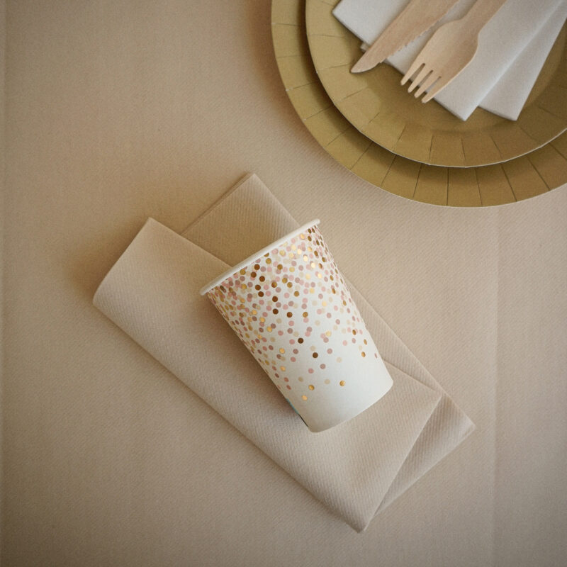 Déco de table girly à paillettes dorées - Maisons Notables